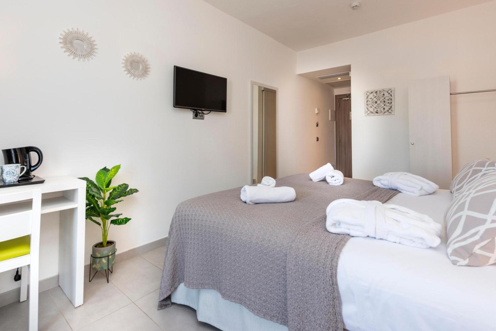 Hotel Puchet Ibiza San Antonio  Exterior photo