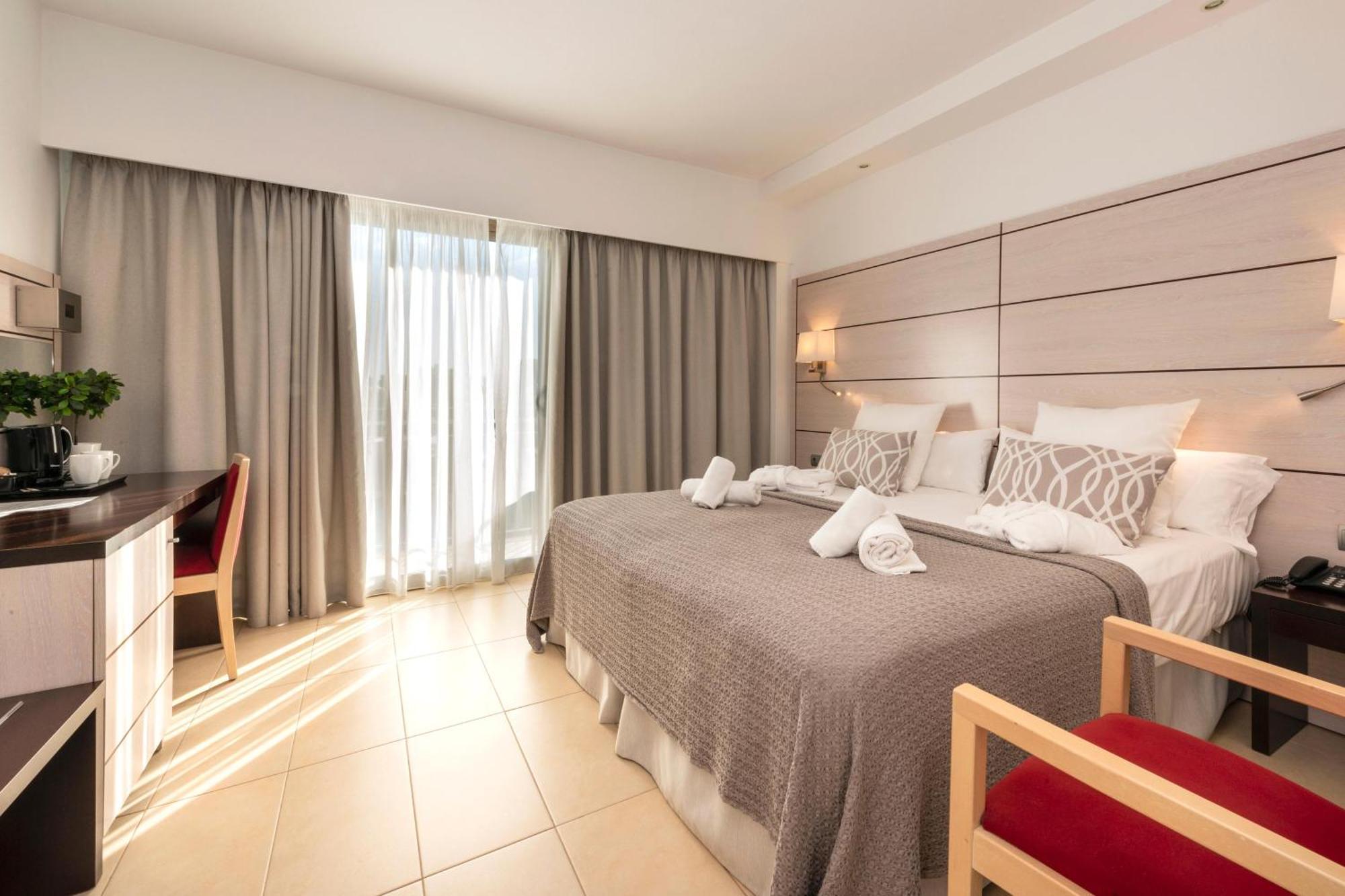 Hotel Puchet Ibiza San Antonio  Exterior photo